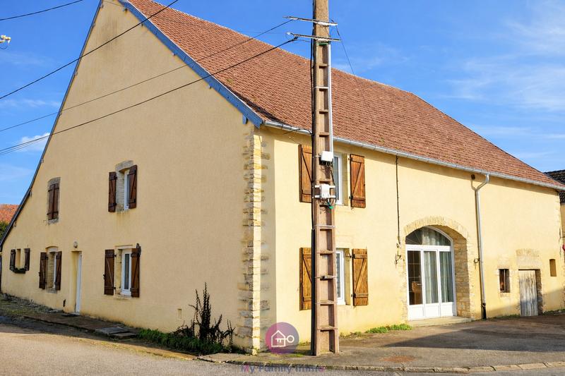 Maison - 168 m² - 9 pièces