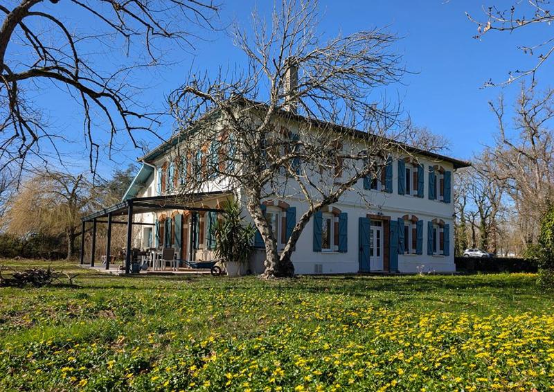 Propriété - 289 m² - 8 pièces