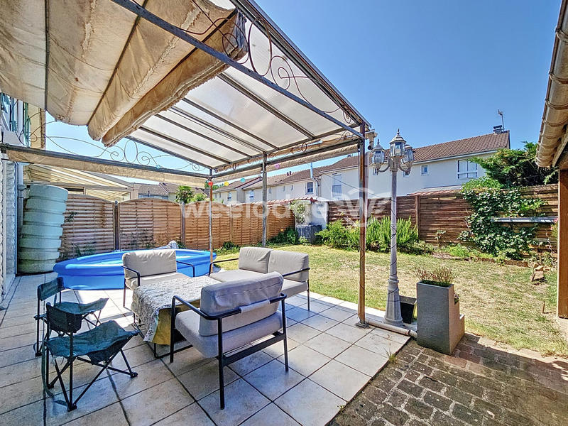 Maison - 90 m² - 5 pièces