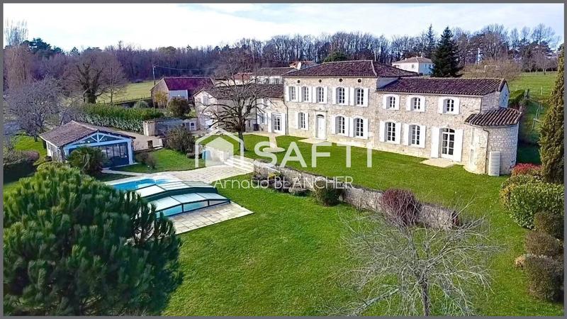 Maison - 294 m² - 9 pièces