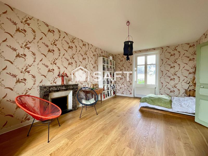 Maison - 184 m² - 8 pièces