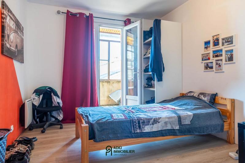 Maison - 220 m² - 12 pièces