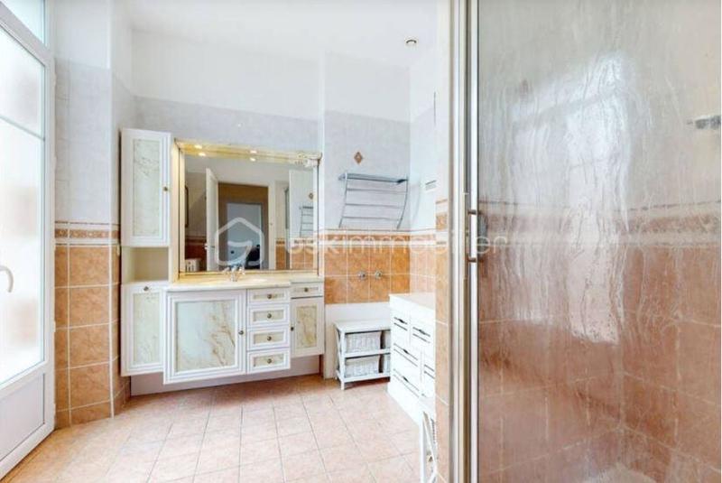 Demeure - 240 m² - 7 pièces