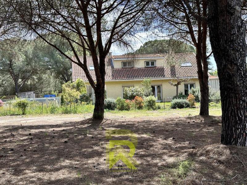 Propriété - 195 m² - 8 pièces