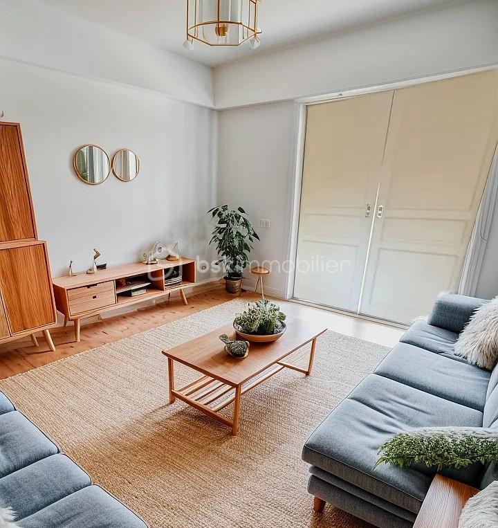 Maison - 215 m² - 7 pièces