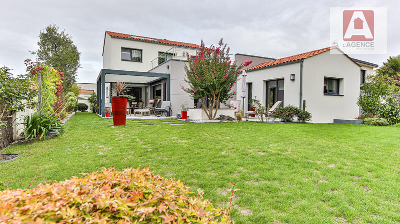 Maison - 187 m² - 6 pièces