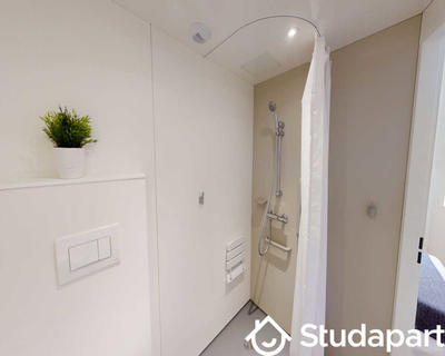 Chambre - 80 m² - 1 pièce