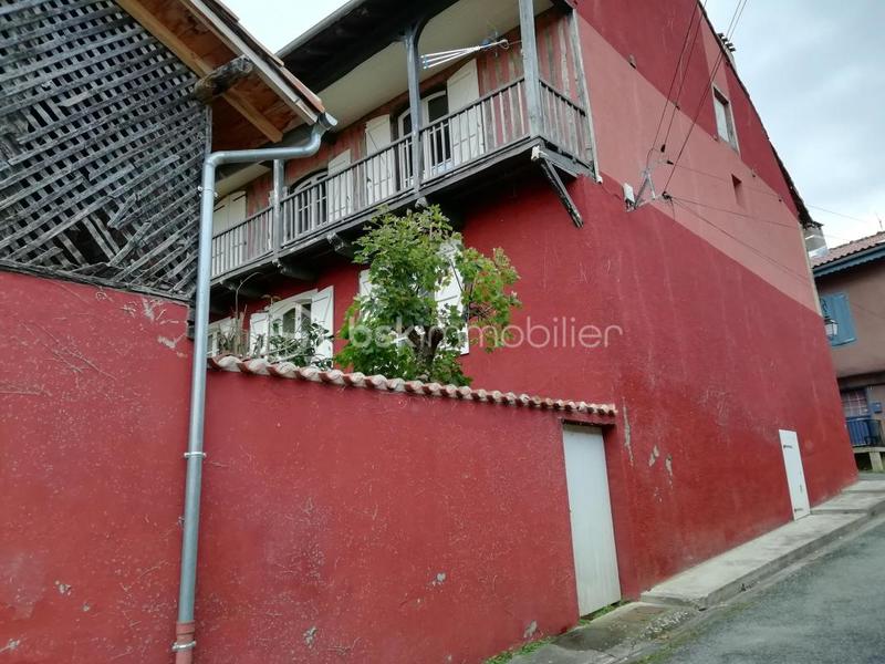 Demeure - 223 m² - 7 pièces