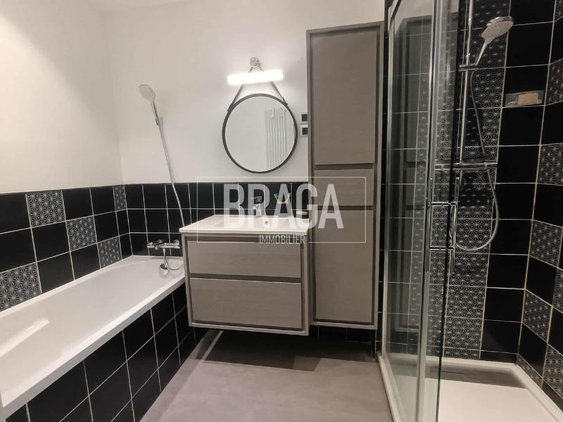 Appartement - 90 m² - 3 pièces