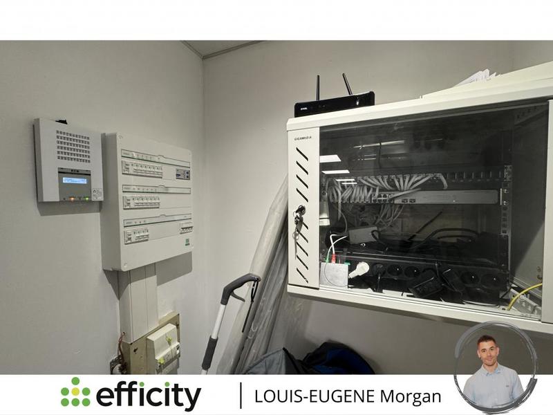 Bureau - 158 m² - 7 pièces