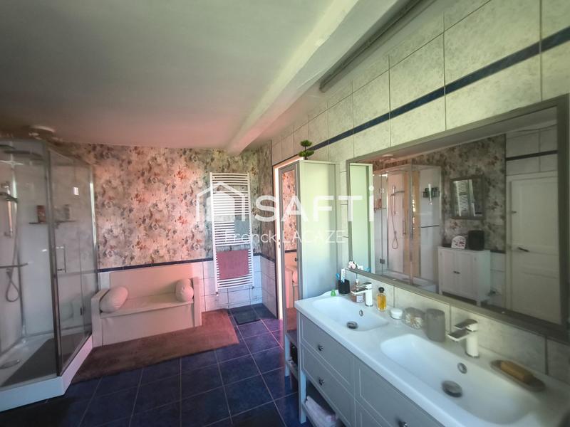 Maison - 243 m² - 10 pièces