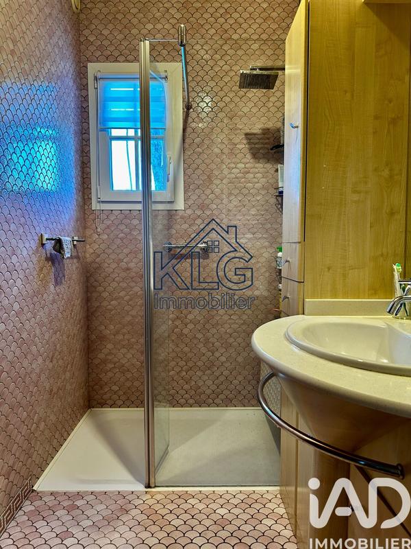 Maison - 210 m² - 8 pièces