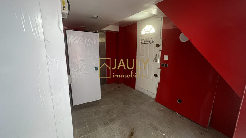 Local commercial - 200 m² - 5 pièces