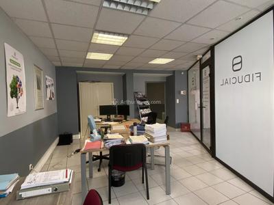 Bureau - 76 m² - 3 pièces