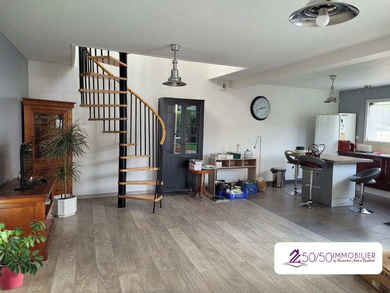 Maison - 90 m² - 4 pièces