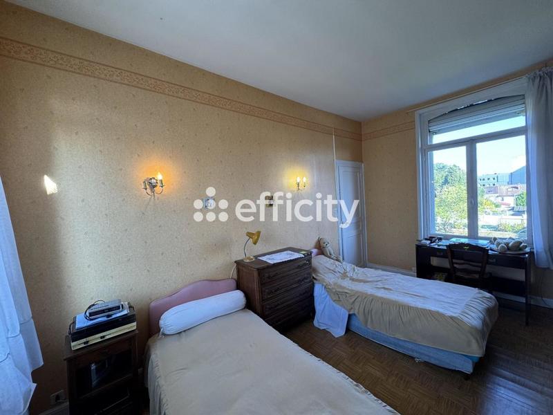 Maison - 138 m² - 8 pièces