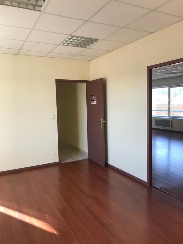 Bureau - 190 m² - 6 pièces