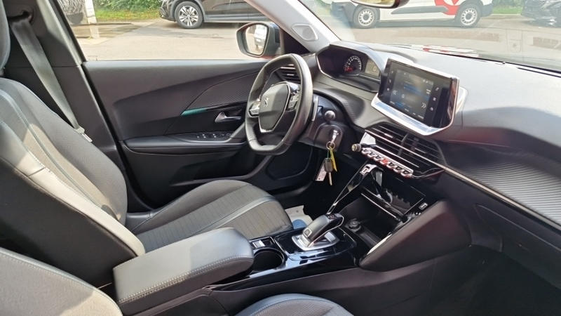 Peugeot 2008 Bluehdi 130 Ss Eat8 Allure