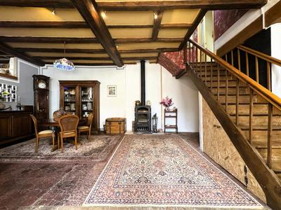 Maison - 280 m² - 10 pièces