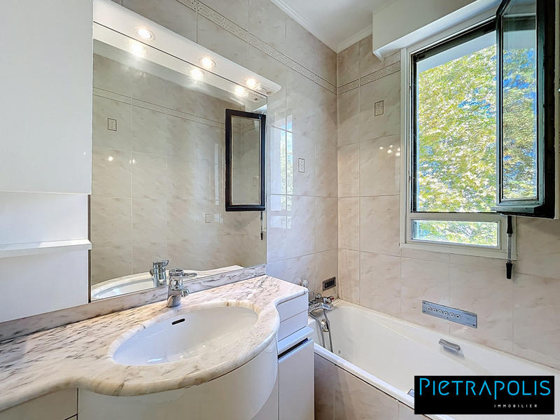 Appartement - 110 m² - 5 pièces