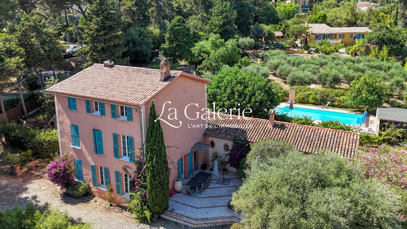 Maison ancienne - 250 m² - 9 pièces