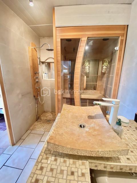 Maison - 180 m² - 8 pièces