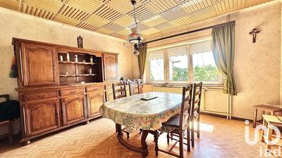 Maison - 207 m² - 5 pièces