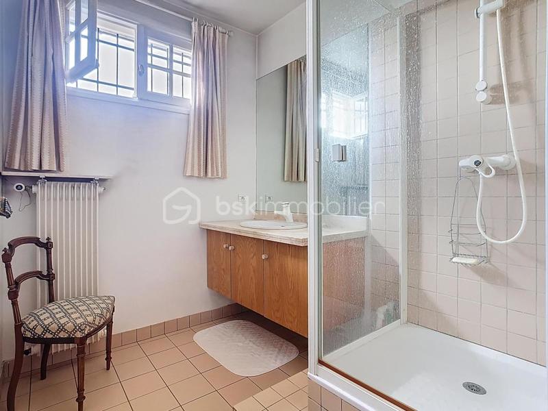 Maison - 207 m² - 6 pièces