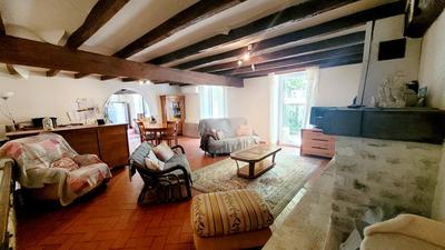 Maison - 230 m² - 9 pièces