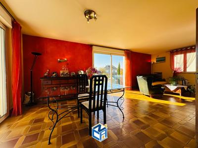 Maison - 214 m² - 9 pièces