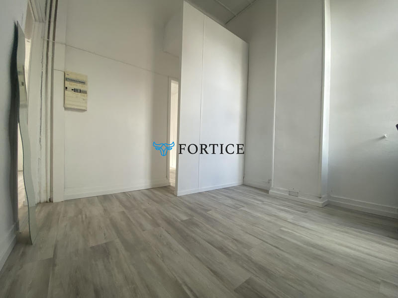 Local commercial - 77 m² - 3 pièces