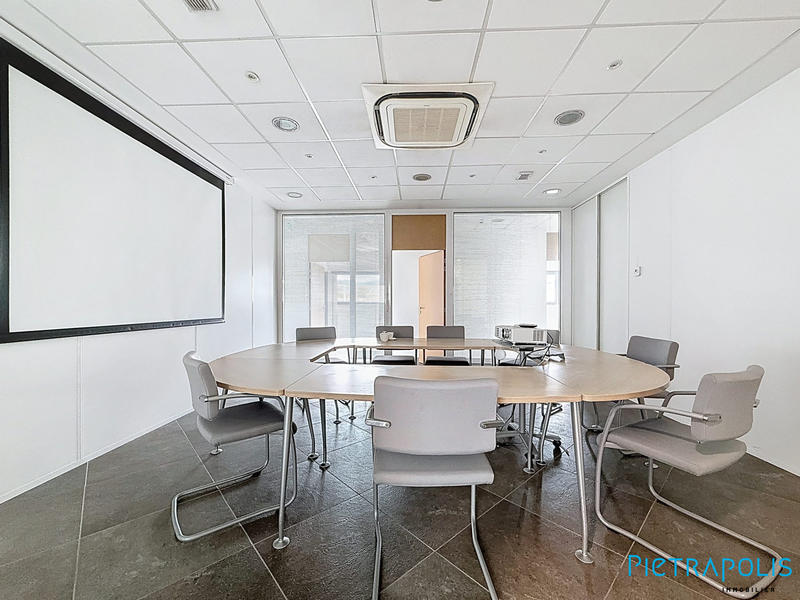 Local d'activités - 533 m²