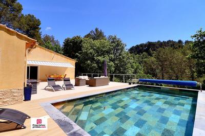 Maison - 310 m² - 10 pièces