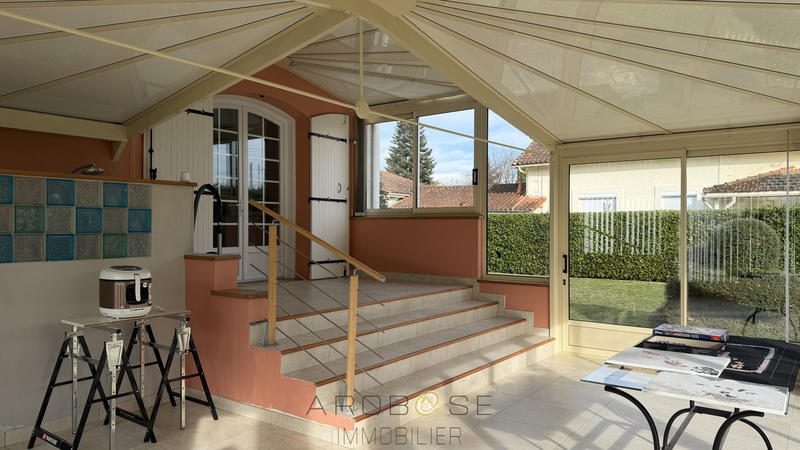 Maison traditionnelle - 220 m² - 7 pièces