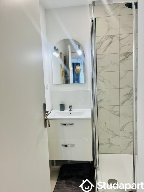 Chambre - 9 m² - 1 pièce