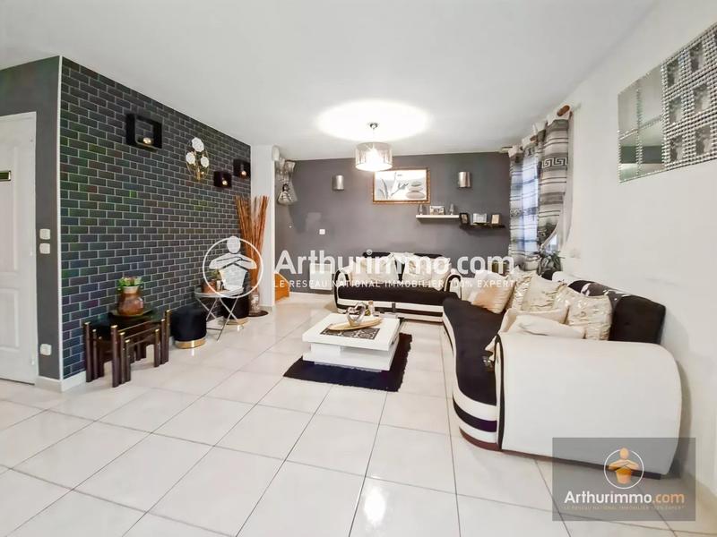 Maison - 96 m² - 5 pièces