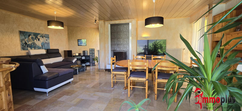 Maison - 99 m² - 6 pièces