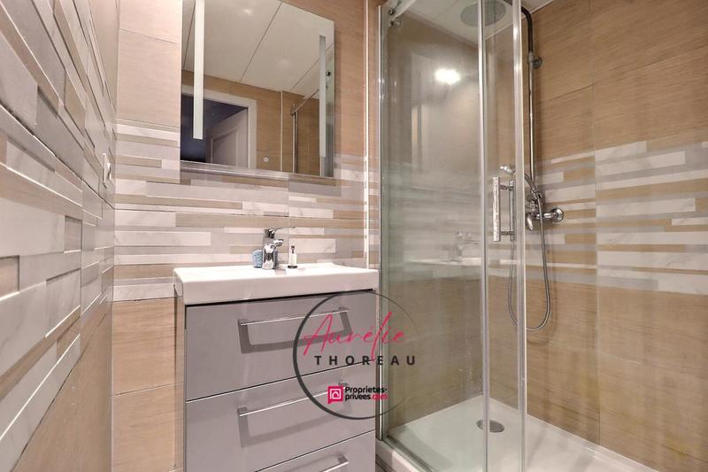 Maison - 202 m² - 9 pièces