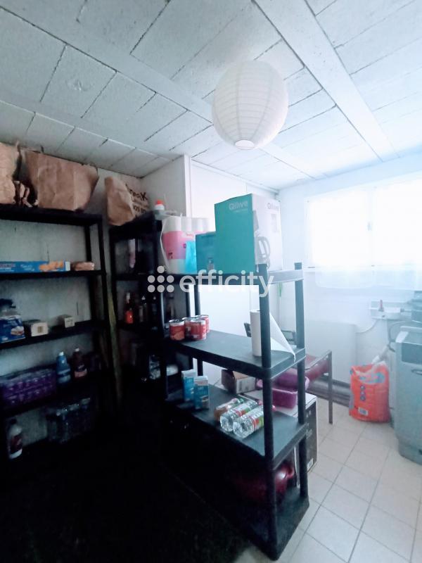 Maison - 184 m² - 12 pièces