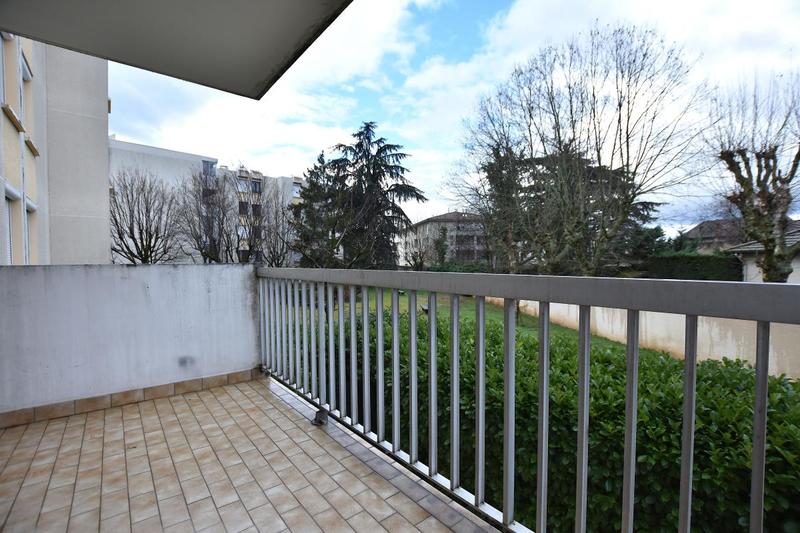 Appartement - 80 m² - 2 pièces