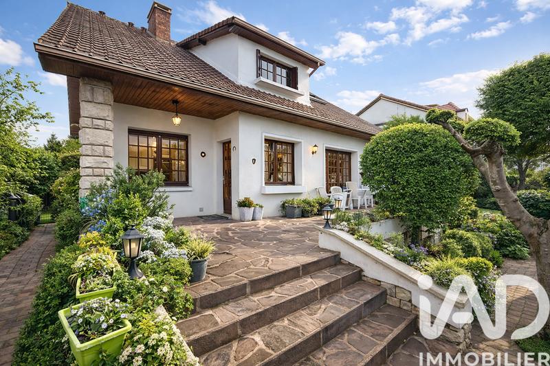 Maison - 145 m² - 8 pièces