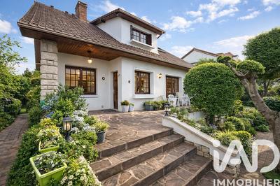 Maison - 145 m² - 8 pièces