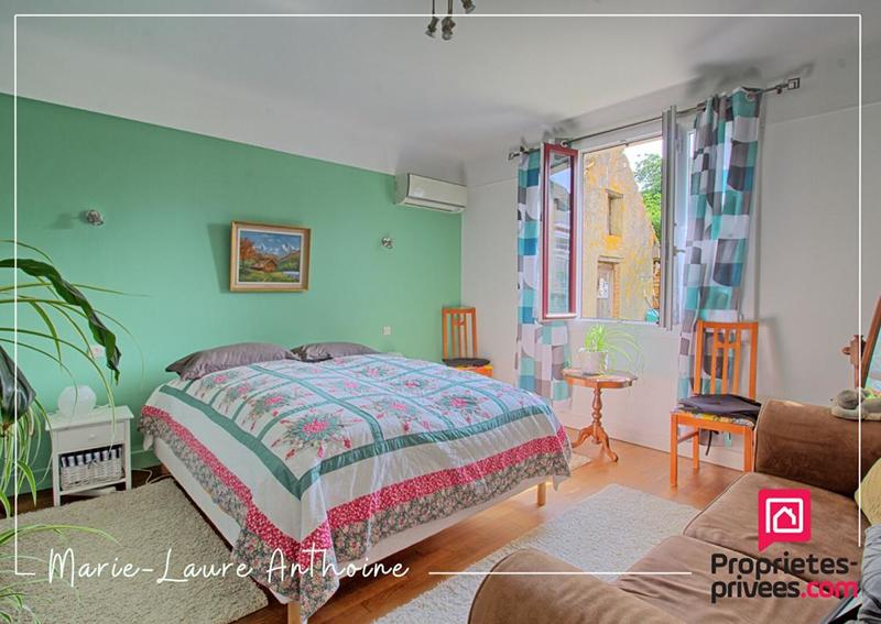 Maison - 240 m² - 7 pièces