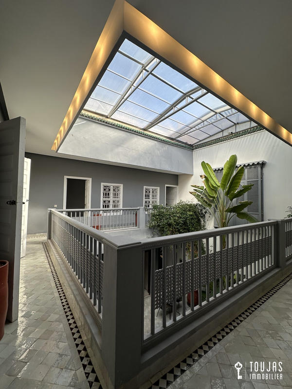 Maison - 350 m² - 7 pièces