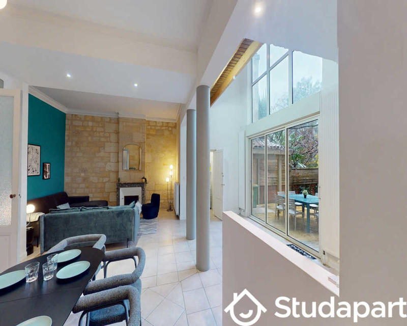 Chambre - 230 m² - 1 pièce