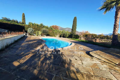 Villa - 169 m² - 4 pièces