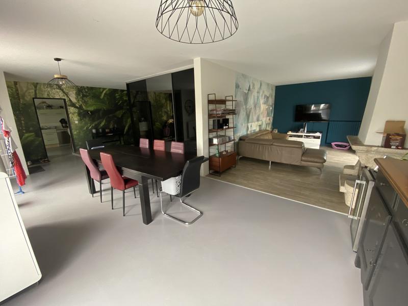 Maison - 176 m² - 8 pièces