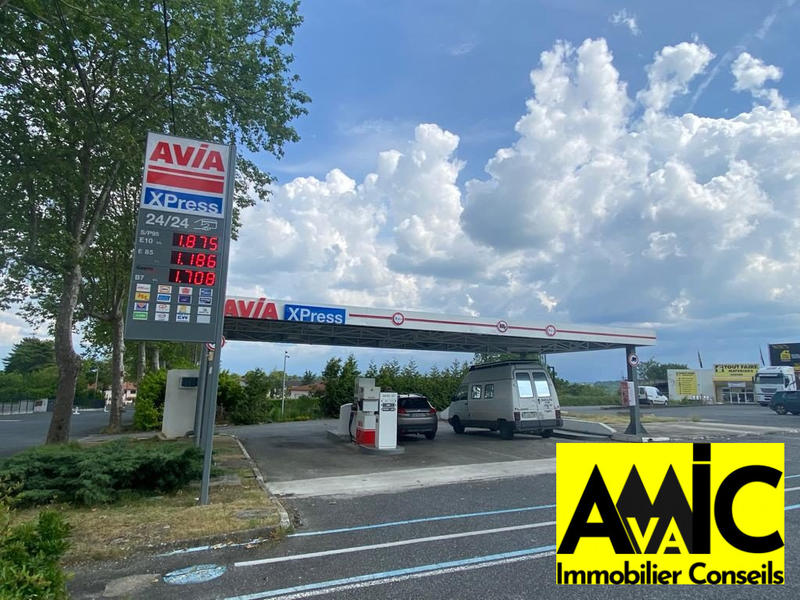 Local commercial - 1 226 m² - 5 pièces