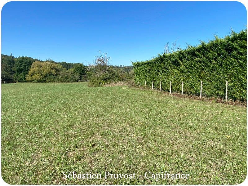 Terrain constructible - 1 500 m²