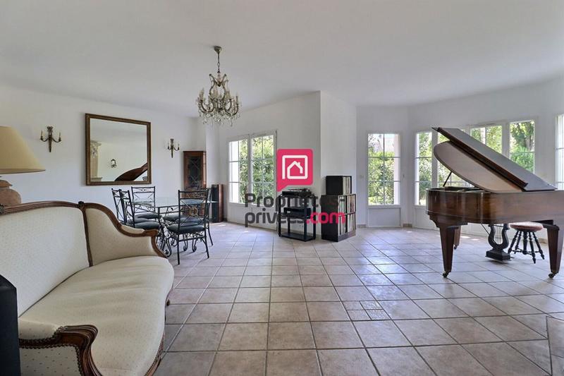 Maison - 200 m² - 6 pièces